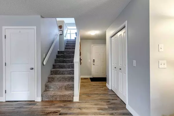 105 Copperpond Bay SE, Calgary, AB T2Z0R2