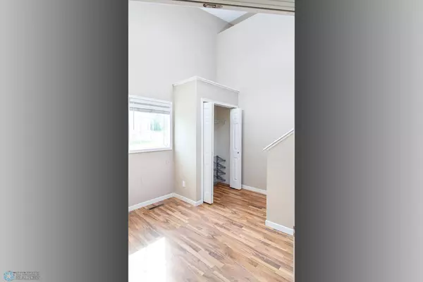 819 Cinnamon Ridge PL, Fargo, ND 58078