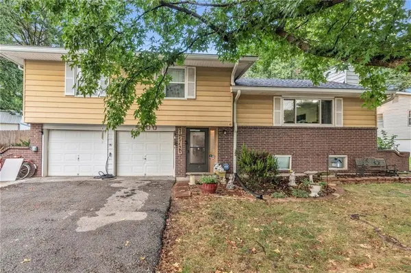 5300 NE 57th TER, Kansas City, MO 64119