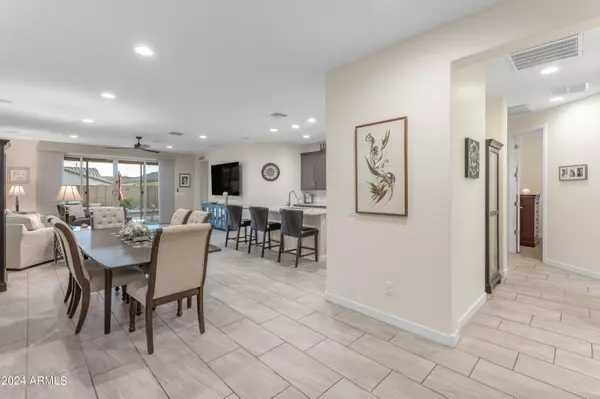 19941 W TURNEY Avenue, Litchfield Park, AZ 85340