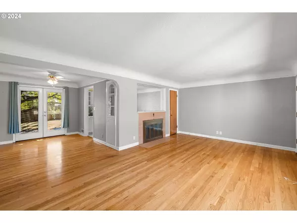 4220 NE 69TH AVE, Portland, OR 97218