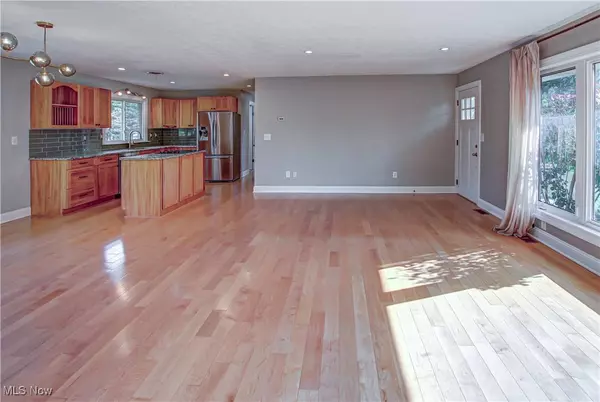 12477 Webster RD, Strongsville, OH 44136