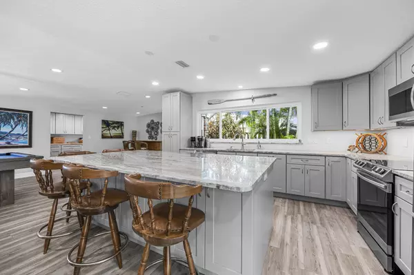 341 Coral DR, Cape Canaveral, FL 32920