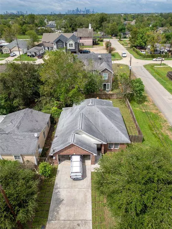 4529 Galesburg ST, Houston, TX 77051