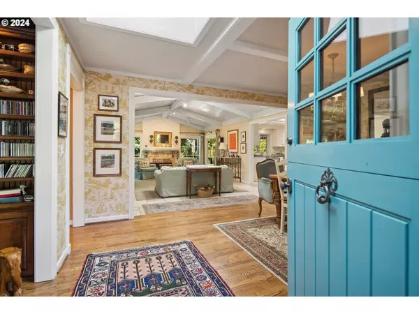 21545 SW JOHNSON RD, West Linn, OR 97068