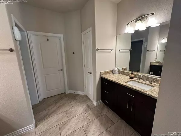 2768 DEL PILAR DR, San Antonio, TX 78232-4194