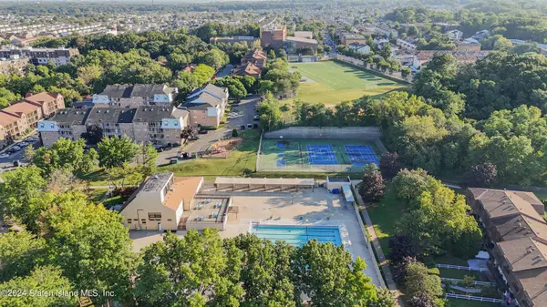 20 Donna CT #1, Staten Island, NY 10314