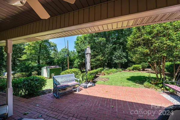 130 Pinehurst LN, Newton, NC 28658