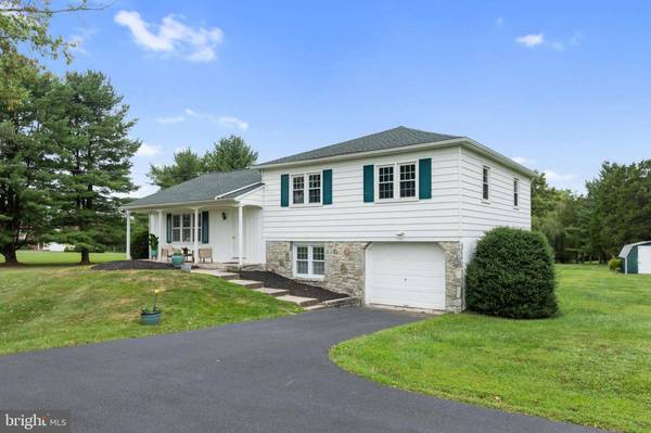 1071 LARSON RD, Schwenksville, PA 19473