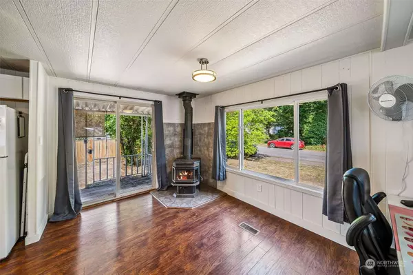 20414 Rhododendron DR E, Bonney Lake, WA 98391