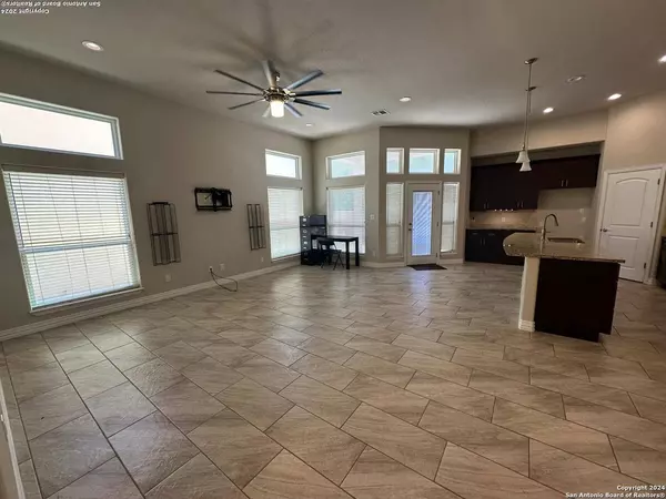 2768 DEL PILAR DR, San Antonio, TX 78232-4194