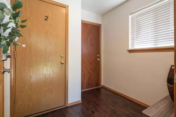 3182 Quiet River LN, Bend, OR 97703