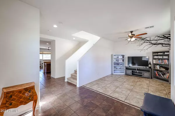 3829 E BRANHAM Lane, Phoenix, AZ 85042