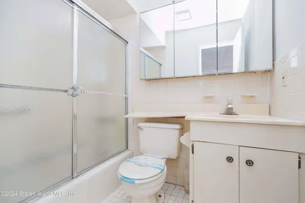 20 Donna CT #1, Staten Island, NY 10314