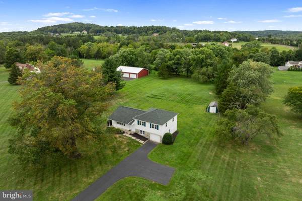1071 LARSON RD, Schwenksville, PA 19473