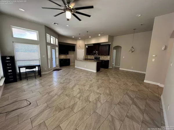 2768 DEL PILAR DR, San Antonio, TX 78232-4194