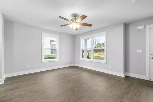 1325 Isaiah Dr, Clarksville, TN 37042