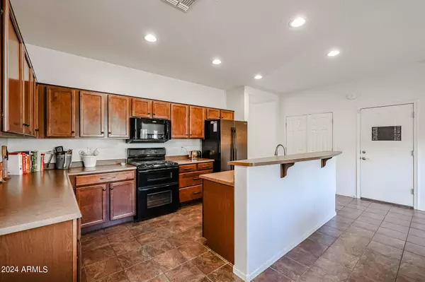 3829 E BRANHAM Lane, Phoenix, AZ 85042