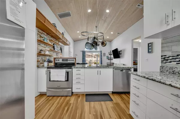 8601 CAVENDISH DR, Kissimmee, FL 34747