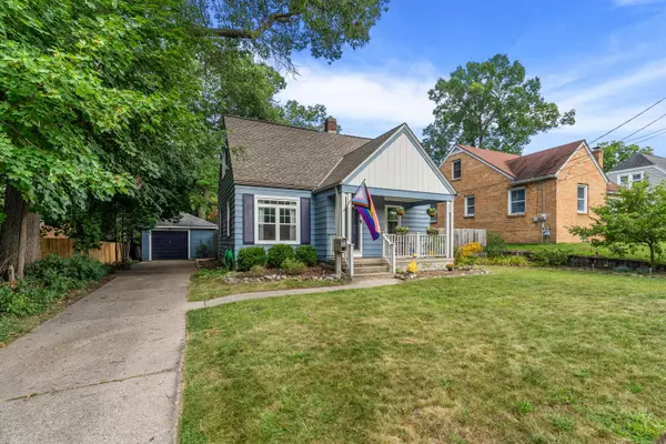 876 Burke NE Avenue, Grand Rapids, MI 49503