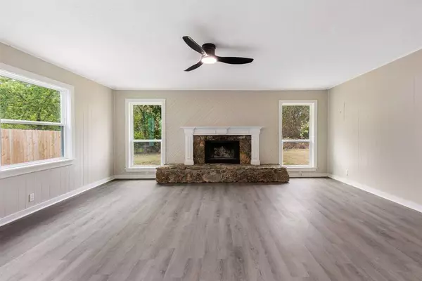 182 Rs County Road 1536, Point, TX 75472