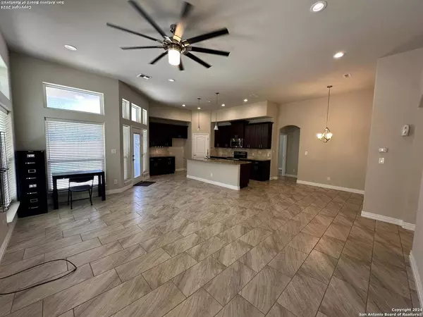 2768 DEL PILAR DR, San Antonio, TX 78232-4194