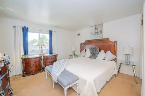 615 Van Buren Ave, Linden City, NJ 07036