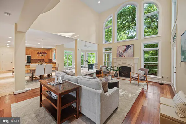 12118 WALNUT BRANCH RD, Reston, VA 20194