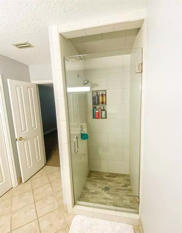 191 County Road 77cc, Hallettsville, TX 77964