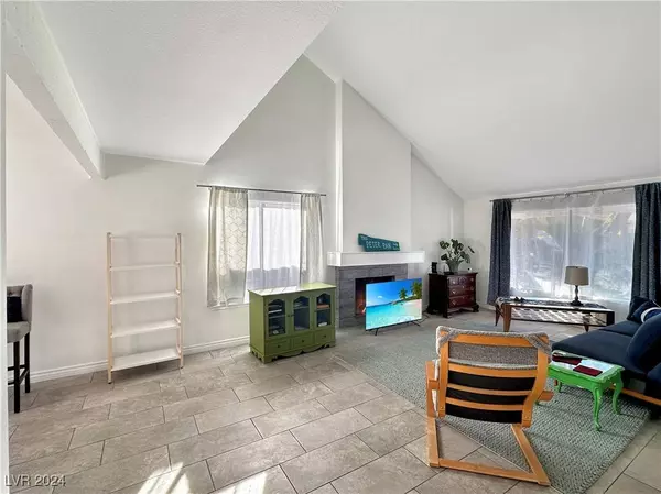 4870 Summerhill Road, Las Vegas, NV 89121