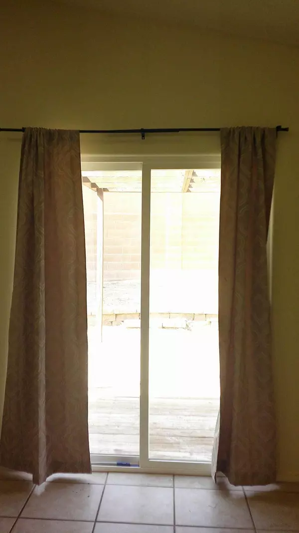 1465 Penasco RD NE, Rio Rancho, NM 87144