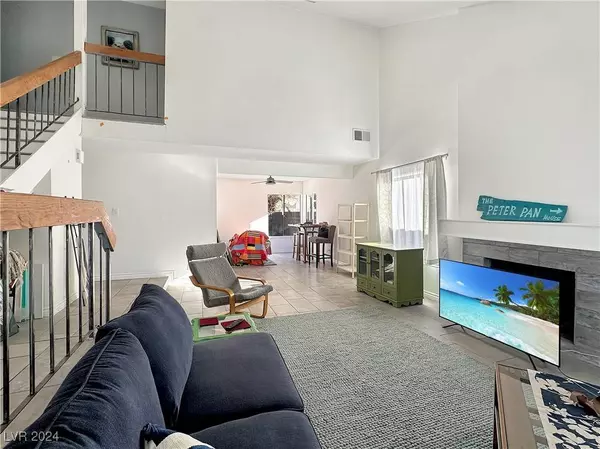 4870 Summerhill Road, Las Vegas, NV 89121