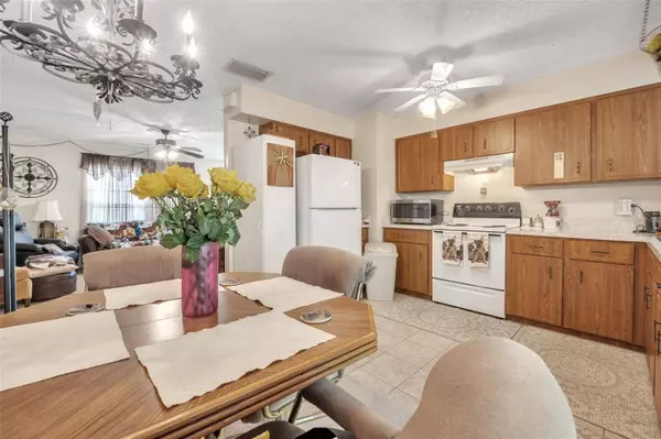 13 WILDWOOD DR, Edgewater, FL 32132