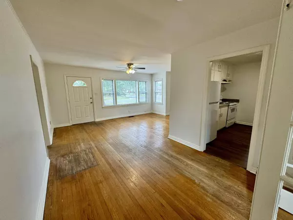 601 S Independence Avenue, Russellville, AR 72801