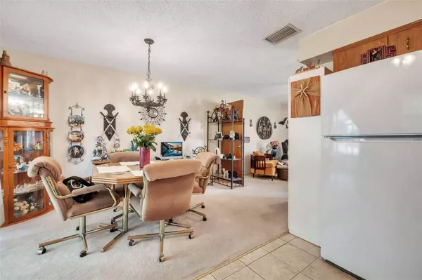 13 WILDWOOD DR, Edgewater, FL 32132