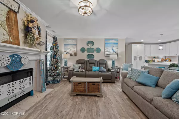 219 Atkinson Point RD, Surf City, NC 28445