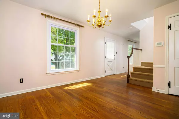 1131 WINDSOR DR, West Chester, PA 19380