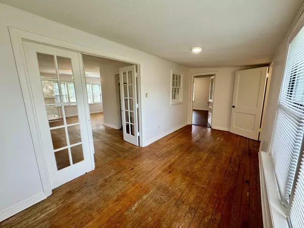 601 S Independence Avenue, Russellville, AR 72801