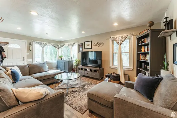 905 E MARK AVE S, Salt Lake City, UT 84106