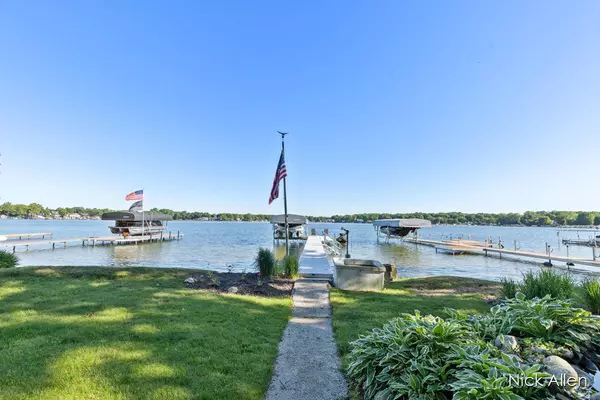 7249 Belding NE Road, Rockford, MI 49341