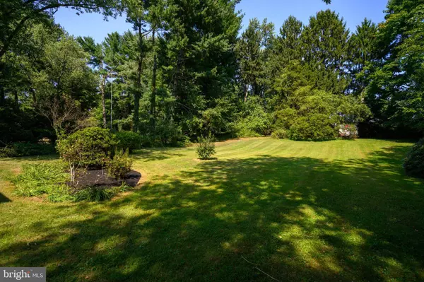 1131 WINDSOR DR, West Chester, PA 19380