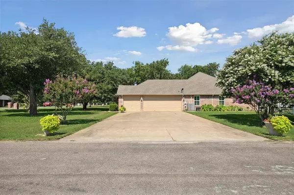 1809 Bear Springs Drive, Haslet, TX 76052