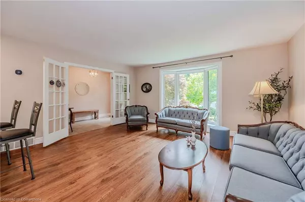 431 Stillmeadow Circle, Waterloo, ON N2L 5M1