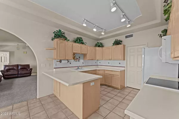 2149 W TERRACE Drive, Wickenburg, AZ 85390