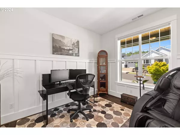 3642 SE MYRTLEWOOD LN, Gresham, OR 97080