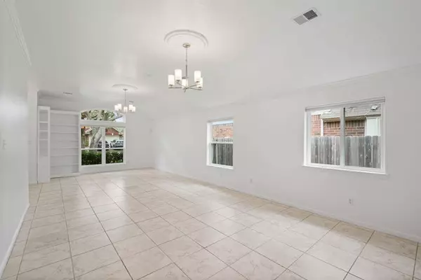 4514 Topaz Trail DR, Sugar Land, TX 77479