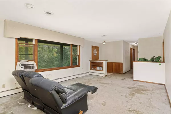 285 County Road 19, Minnetrista, MN 55364