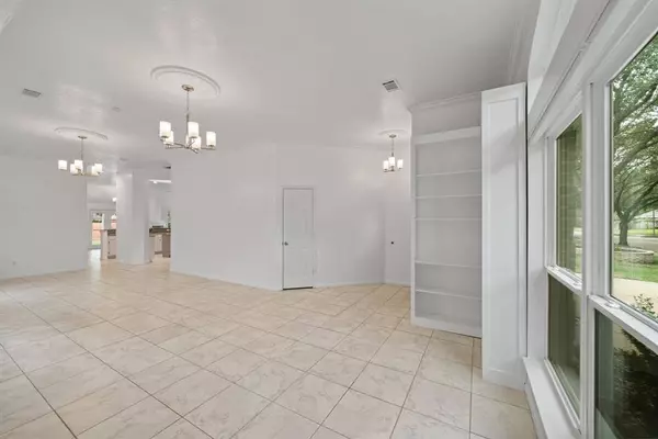 4514 Topaz Trail DR, Sugar Land, TX 77479