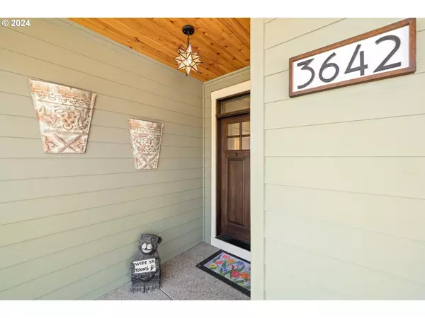 3642 SE MYRTLEWOOD LN, Gresham, OR 97080