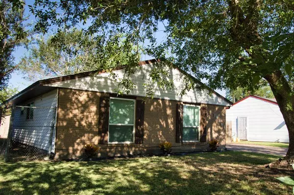 10902 Long Gate DR, Houston, TX 77047